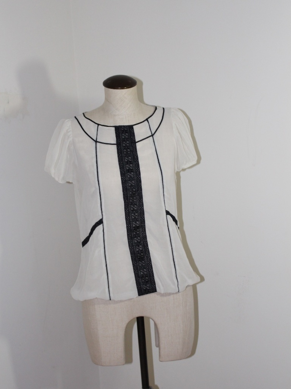 Zara,  Cream Short-Sleeve Blouse with Black Trim
